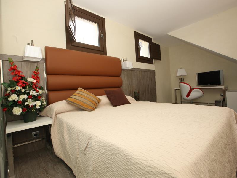 Evenia Alcalá Boutique Hotel Alcalá de Henares Extérieur photo