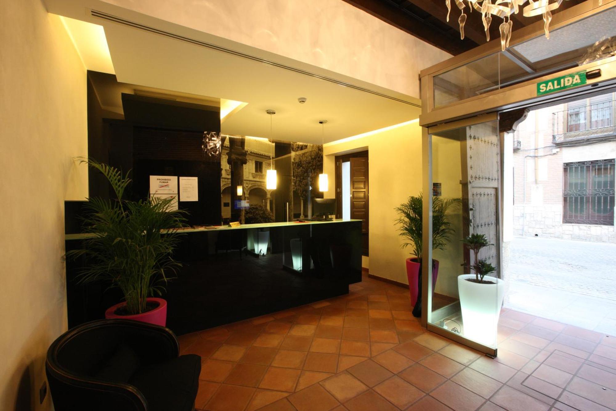 Evenia Alcalá Boutique Hotel Alcalá de Henares Extérieur photo