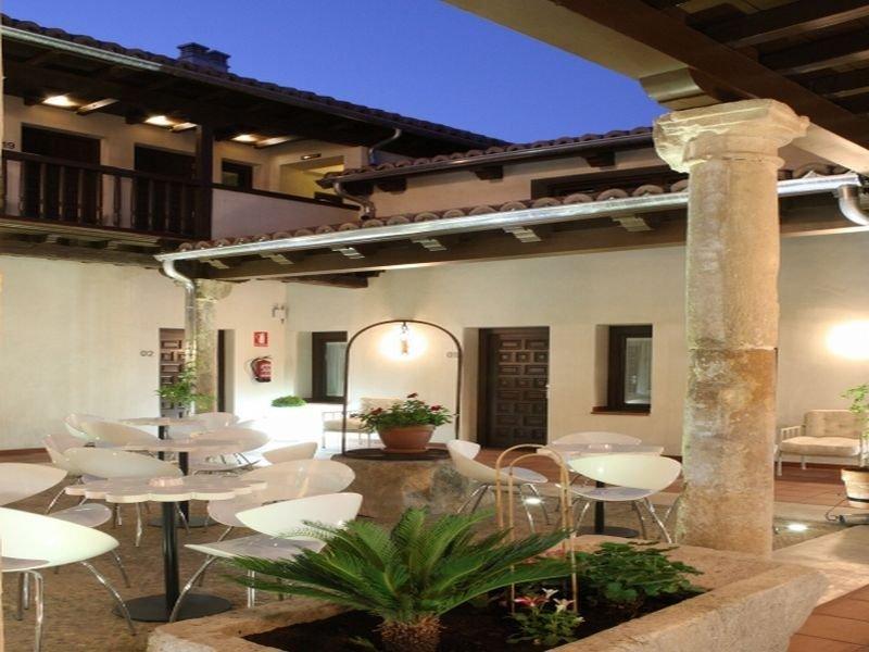 Evenia Alcalá Boutique Hotel Alcalá de Henares Extérieur photo
